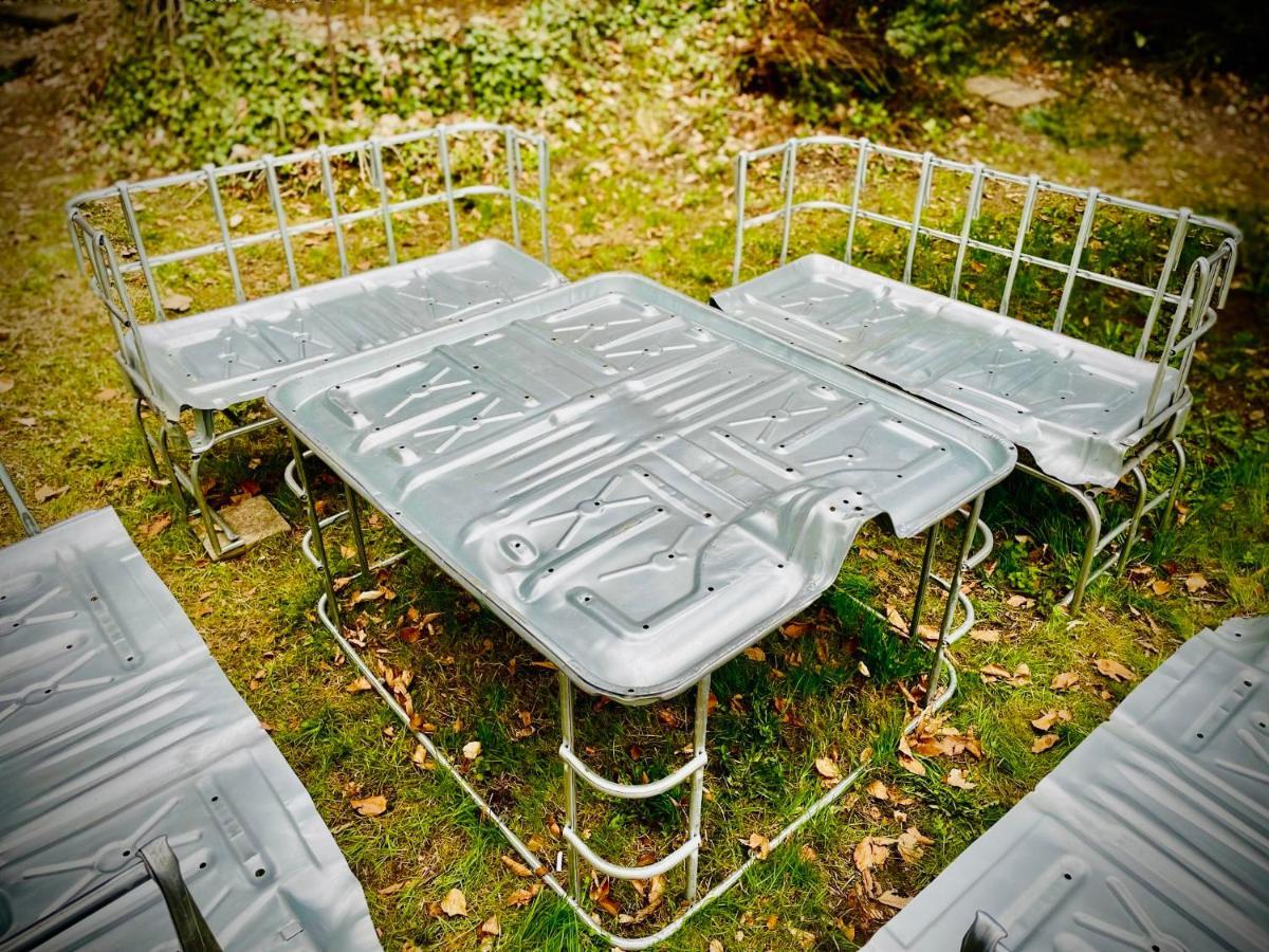 Haraburdi Recyclart Hotel Kostelec nad Orlici Экстерьер фото